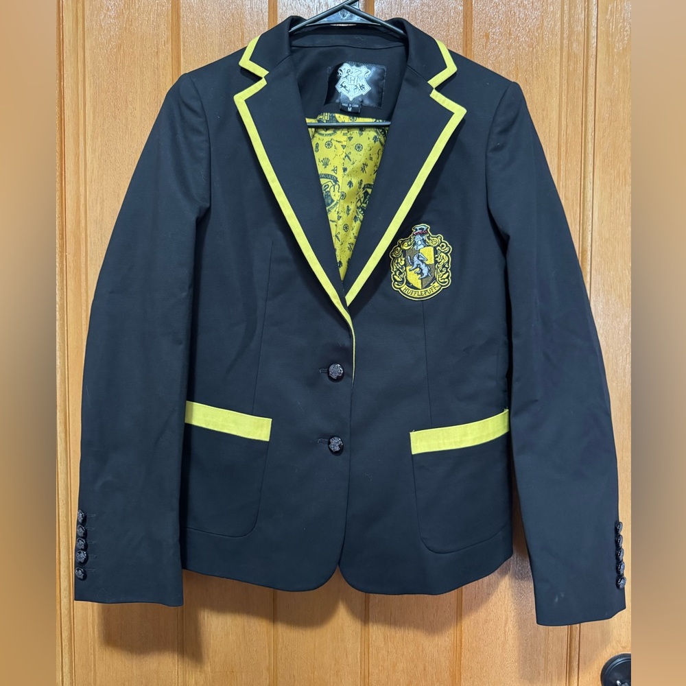 Harry Potter boy size medium blazer jacket. P to P 17-18 L 24 black and gold.
